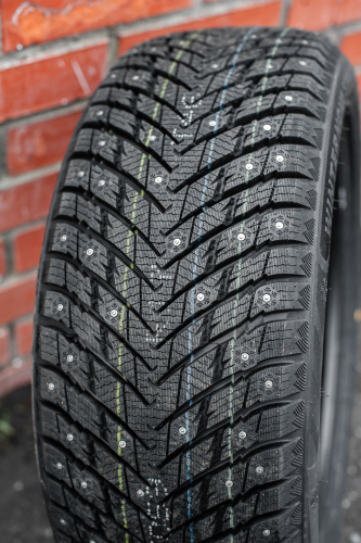 фото протектора и шины WINTERNOVA STUD II Шина ZMAX WINTERNOVA STUD II 255/35 R18 94T