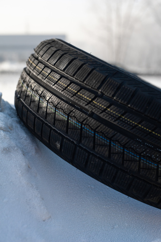 фото протектора и шины ICEPIONEER 868 Шина ZMAX ICEPIONEER 868 195/55 R15 85V